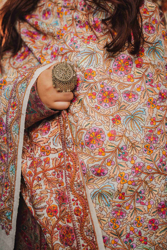 Kashmiri Sozni Jamawar Shawl - White | Paper Machie - Kashmir Jama