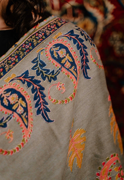 Kashmiri Kalamkari Sozni Shawl - Natural Grey | Paisley - Kashmir Jama
