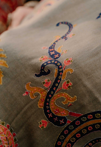Kashmiri Kalamkari Sozni Shawl - Natural Grey | Paisley - Kashmir Jama