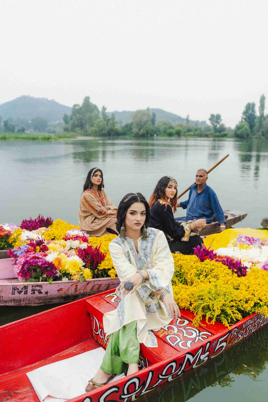 Kashmiri Aari Work Phiran - Off White - Kashmir Jama
