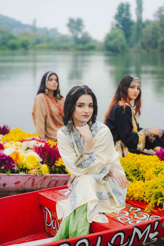 Kashmiri Aari Work Phiran - Off White - Kashmir Jama
